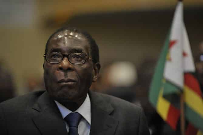 В мире: Зимбабве ликует: президент Мугабе ушел в отставку