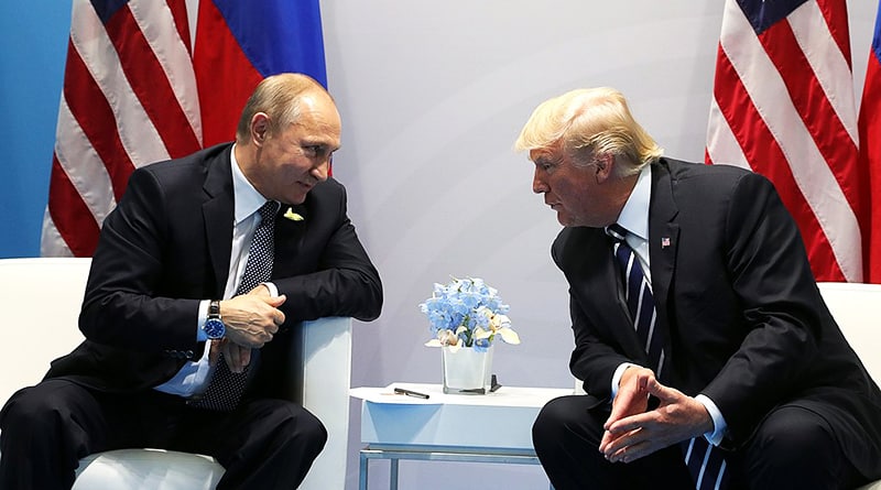 Политика: Телефонный разговор Трампа с Путиным продлился больше часа