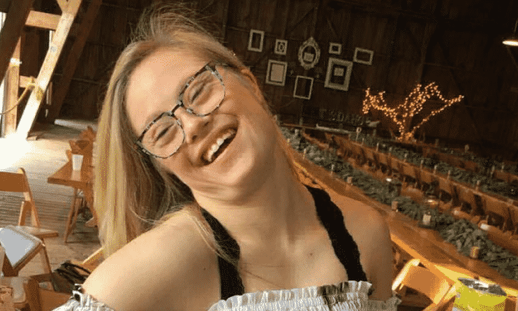 Общество: Девушка с синдромом Дауна и эпилепсией забрала две награды на конкурсе красоты