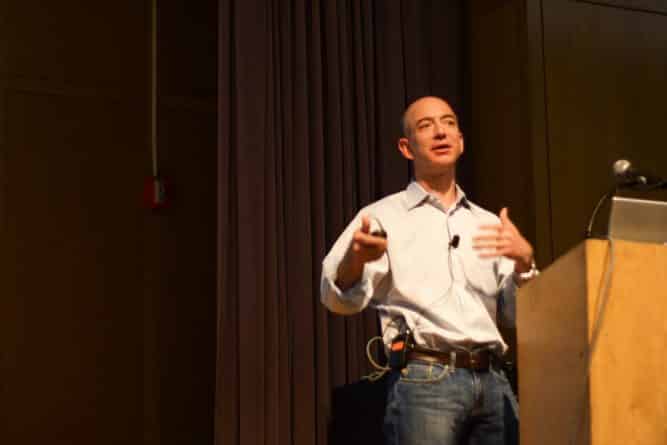 Бизнес: Основатель Amazon Джефф Безос стал первым обладателем $100 миллиардов в наш век