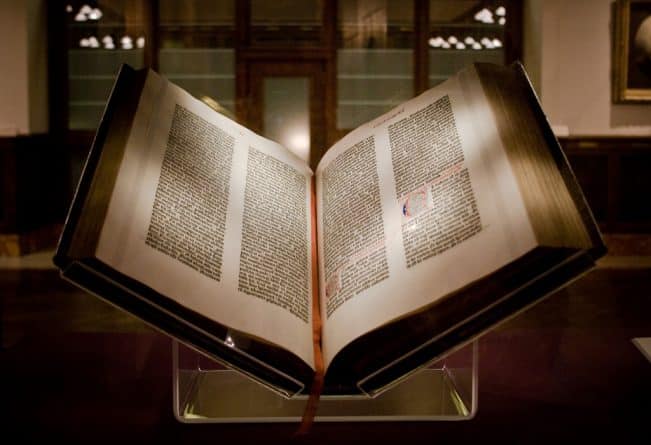 Общество: В Вашингтоне со скандалом открывается Музей Библии