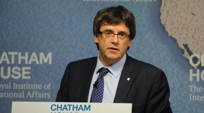 В мире: Бывший лидер Каталонии сдался бельгийской полиции