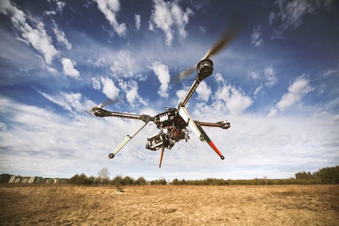 Технологии: Террористы могут использовать дроны против пассажирских самолетов