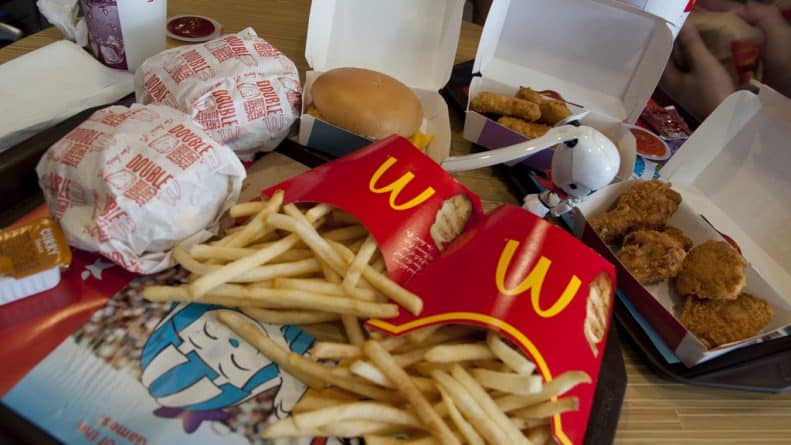 В мире: Россия предлагает признать McDonald’s и KFC иностранными агентами