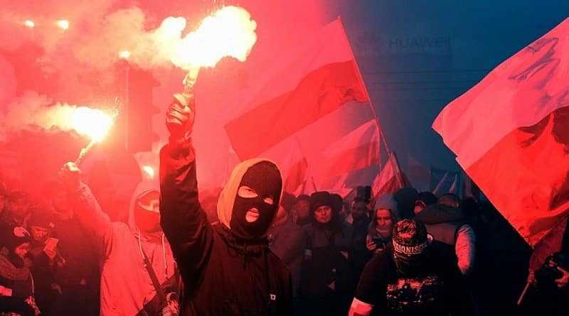 В мире: 60 тысяч националистов вышли на марш в День независимости Польши