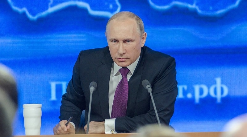 Политика: Путин подписал закон о признании заграничных СМИ "иностранными агентами"