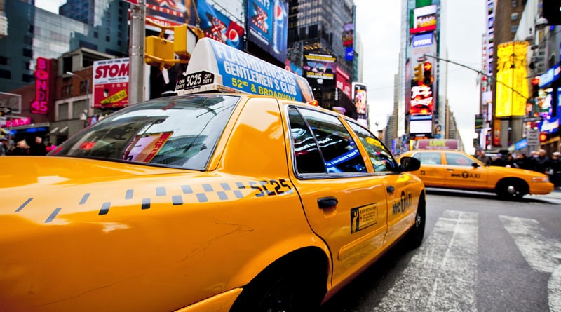 Общество: Жители Нью-Йорка отказываются от метро в пользу такси