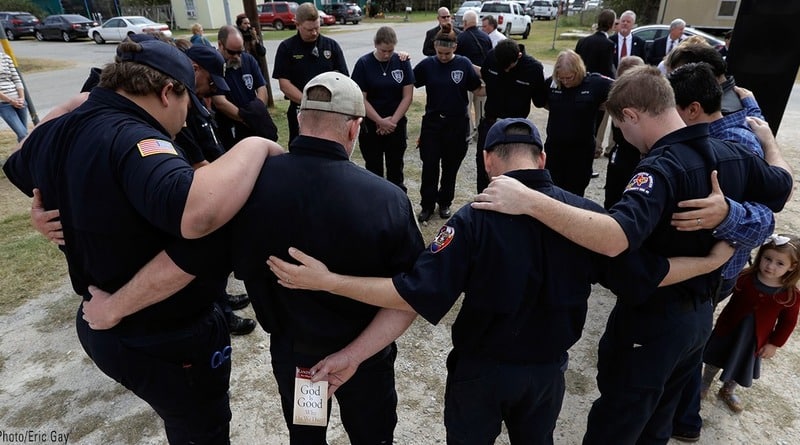 Общество: В День ветеранов техасцы прощались с жертвами стрельбы в Сазерленд-Спрингс