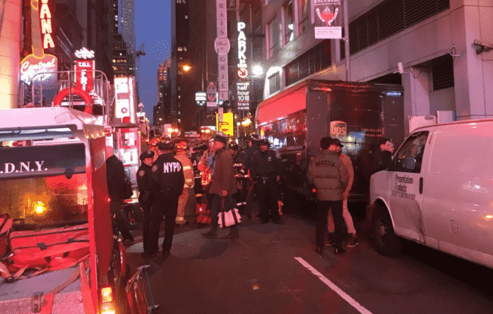 Происшествия: Из-за пожара на Таймс-сквер эвакуировано 120 человек