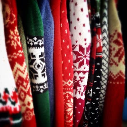 Общество: Рождественский свитер поможет вам быстрее пройти на посадку