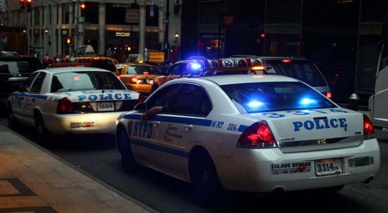 Происшествия: В Нью-Йорке автомобиль сбил группу пешеходов