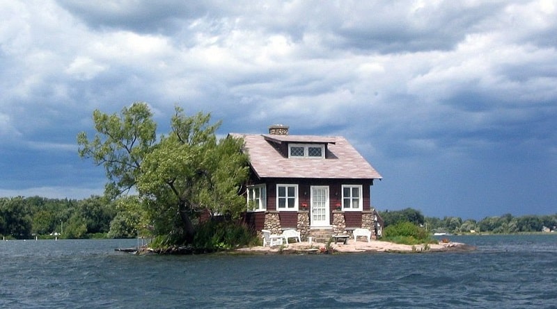 Недвижимость: Самый маленький в мире обитаемый остров с домом находится в Нью-Йорке