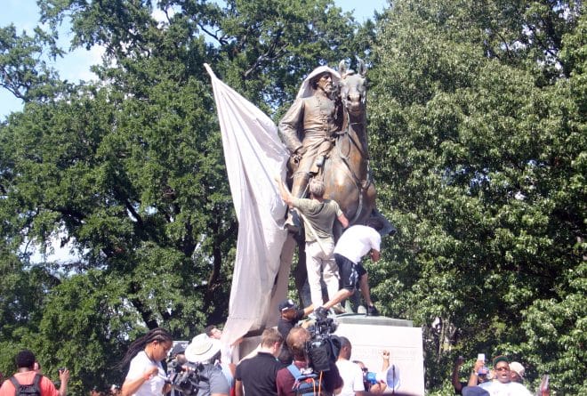 Общество: Мемфис стал последним городом, который распрощался с памятниками времен Гражданской войны