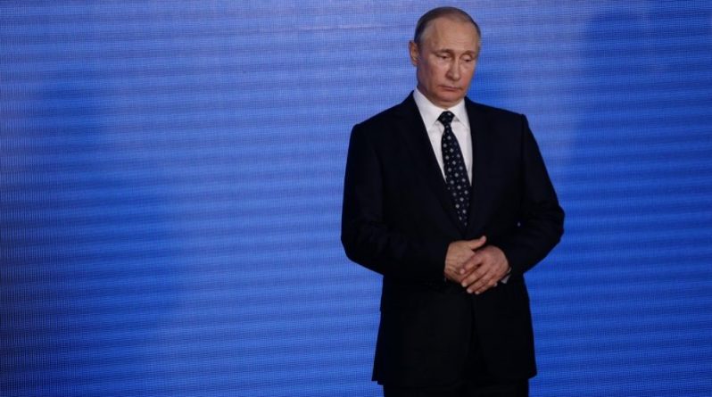 В мире: Путин посетил авиабазу в Сирии и приказал вывести российские войска