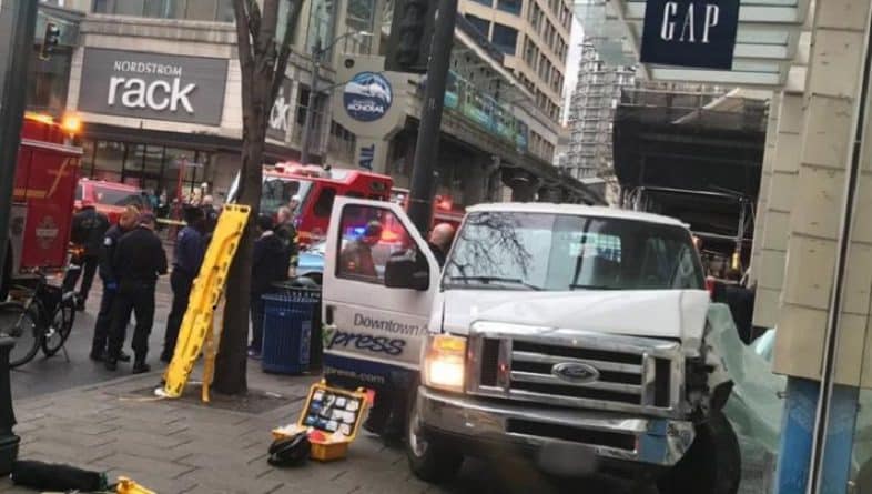 Происшествия: В Сиэтле грузовик наехал на пешеходов: 5 раненых