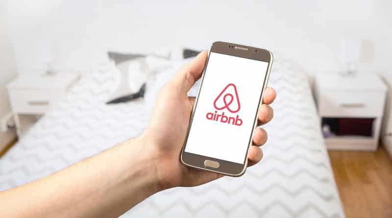 Общество: Гости, снимающие жилье на Airbnb, стали находить скрытые камеры