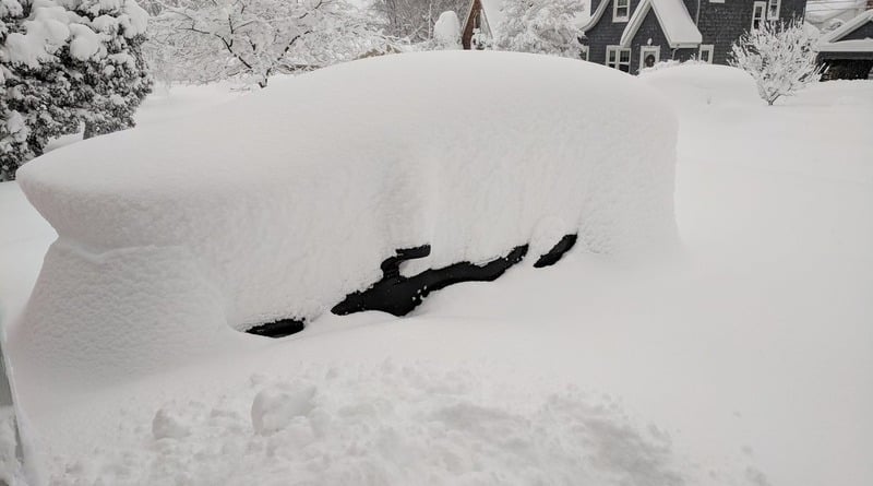 Погода: Пенсильванию «погребло» под метровым слоем снега (фото)