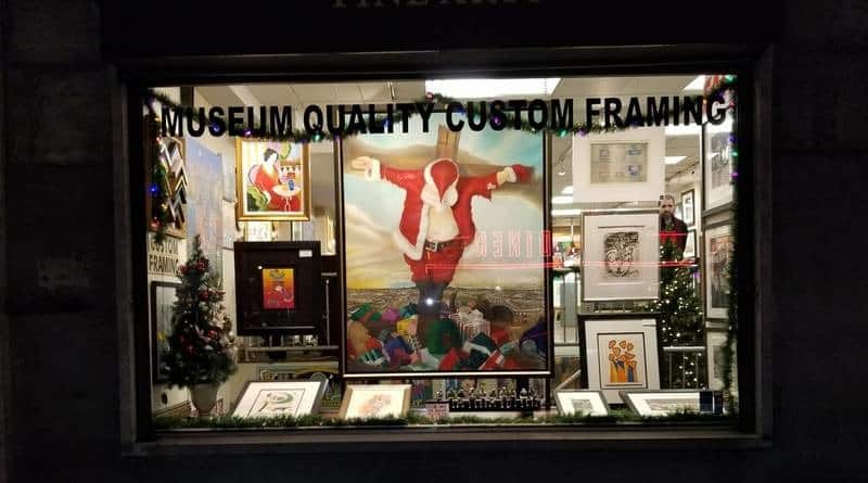 Общество: Из галереи Нью-Йорка убрали распятого Санта-Клауса