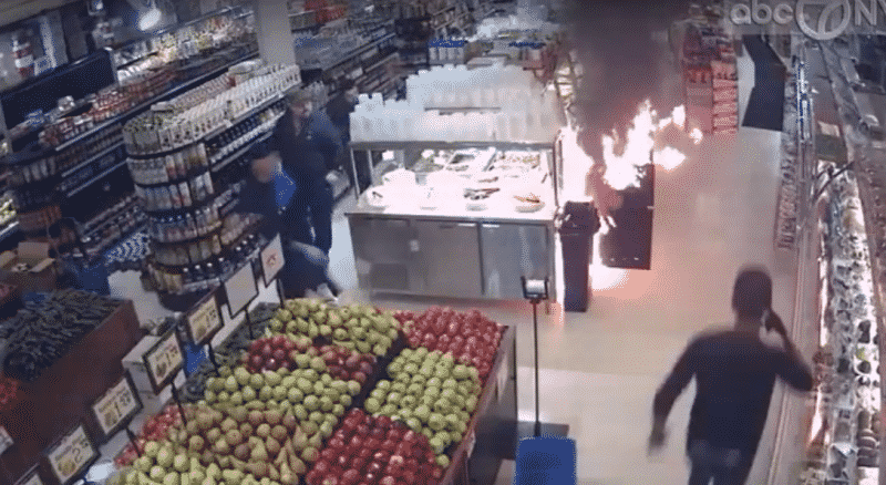 Происшествия: Неизвестные подожгли коктейлями Молотова узбекский супермаркет