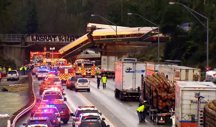 Происшествия: Двое из трех погибших во время крушения поезда Amtrak - ярые сторонники железнодорожного транспорта