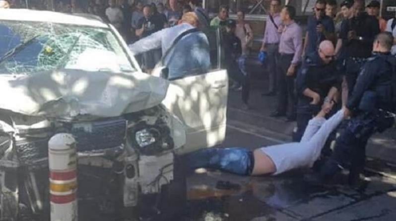 В мире: В Австралии автомобиль врезался в толпу: у водителя проблемы с психикой
