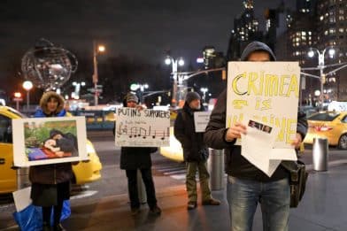 Локальные новости: В Нью-Йорке протестуют против Игоря Бутмана (фото)