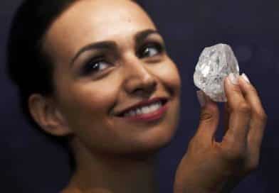 Популярное: В Южной Африке обнаружили гигантский алмаз