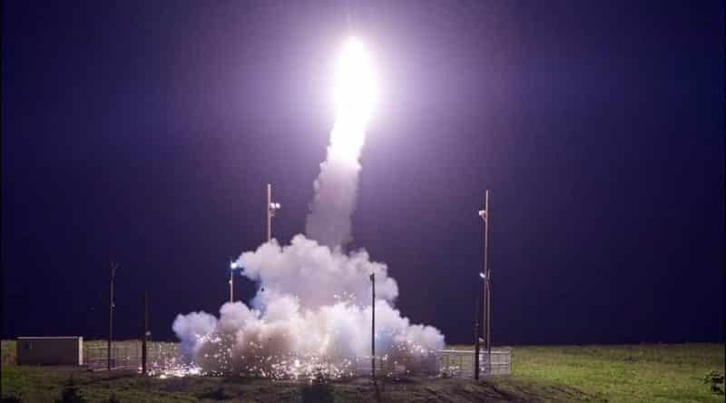 В мире: Северная Корея случайно попала ракетой по собственному городу