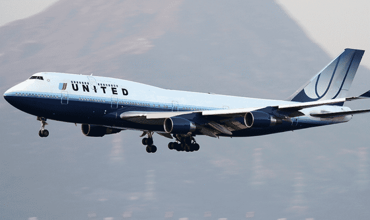 Локальные новости: Рейс United Airlines совершил вынужденную посадку в Сан-Франциско из-за переполненных туалетов