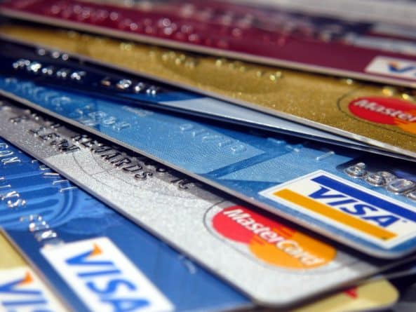 Происшествия: Почтальон из Лонг-Айленда «выживал» за счет кредитных карт из писем