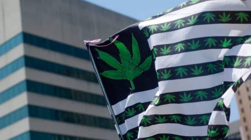 Закон и право: Сешнс отменил курс Обамы по легализации рекреационной марихуаны