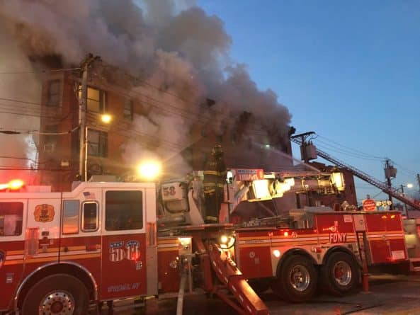 Происшествия: Пожар в Бронксе: 12 пострадавших