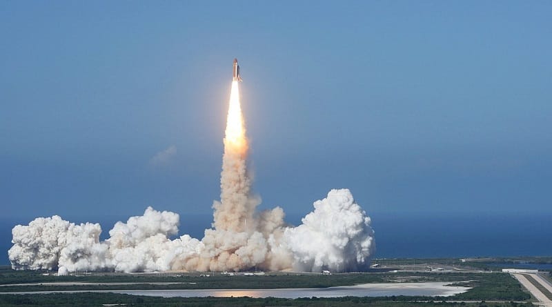 В мире: Лидер КНДР приказал создать самую крупную ракету в истории страны