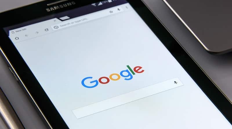 Бизнес: Google и Facebook присоединятся к иску против отмены сетевого нейтралитета
