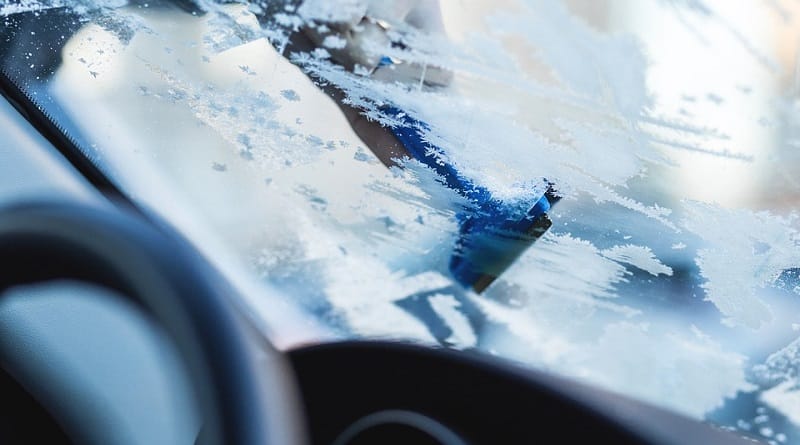 Происшествия: Мать оставила двоих детей в машине в мороз на 80 минут, отправившись на собеседование