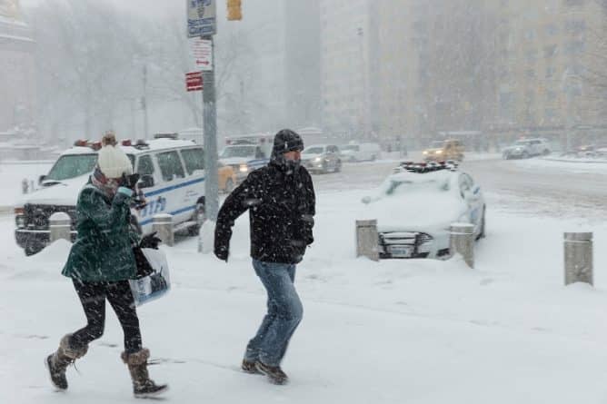 Происшествия: По меньшей мере 6 человек погибло в результате снежного циклона