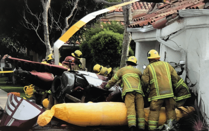 Происшествия: Вертолет упал на жилой дом в Калифорнии: 3 человека погибло, 2 ранено