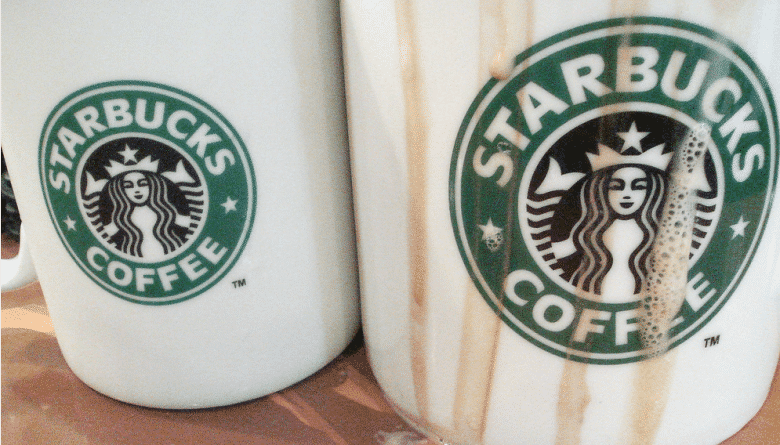 Происшествия: Калифорнийская семья судится со Starbucks за кровь в напитках