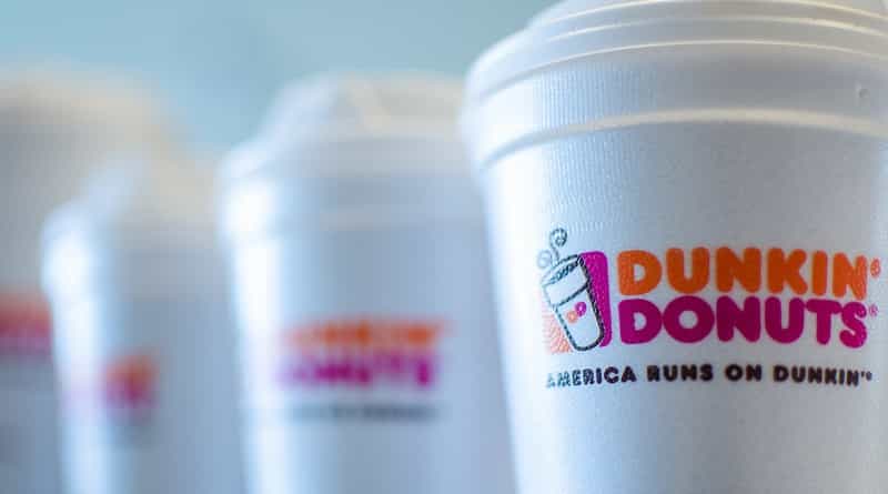 Бизнес: Dunkin’ Donuts откажется от пластиковых стаканчиков к 2020 году