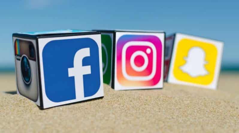 Технологии: Facebook стремительно «стареет»: молодежь покидает соцсеть