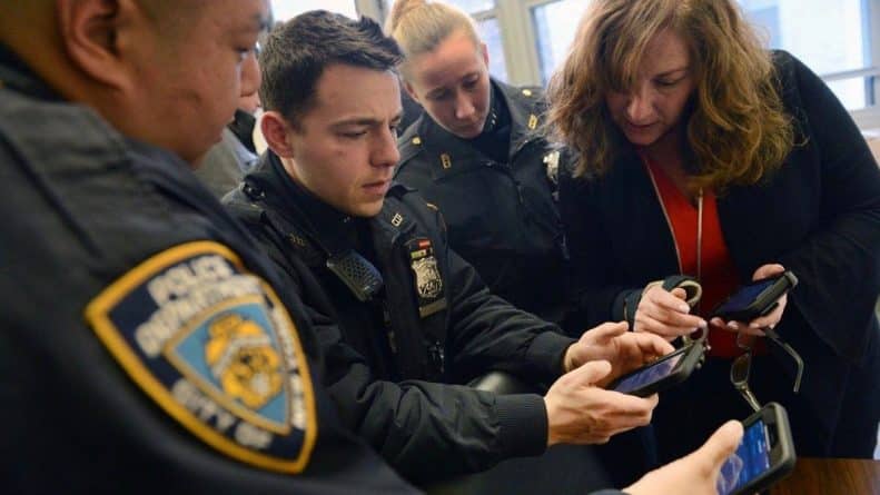 Локальные новости: Полицейским Нью-Йорка выдали iPhone 7 и 7 Plus