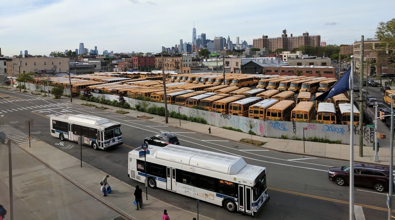 Локальные новости: Часть автобусов в Нью-Йорке движется со скоростью пешехода