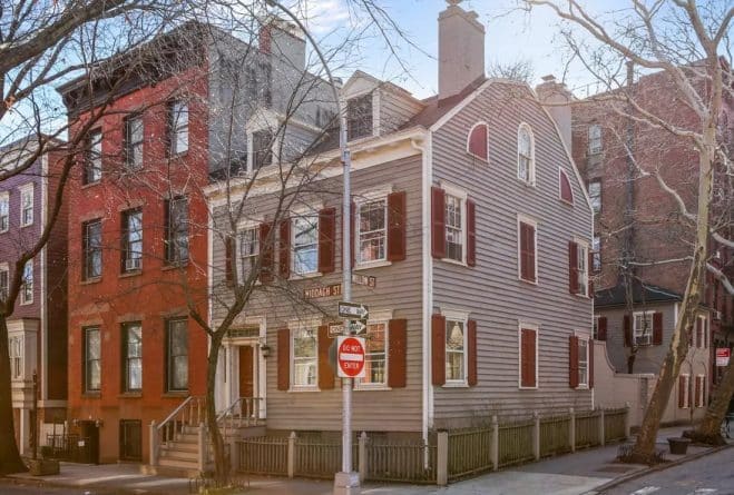 Недвижимость: Один из старейших домов Нью-Йорка выставлен на продажу