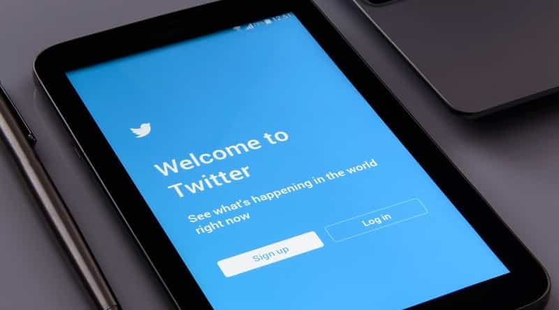 Бизнес: Twitter впервые за свою историю получил чистую квартальную прибыль
