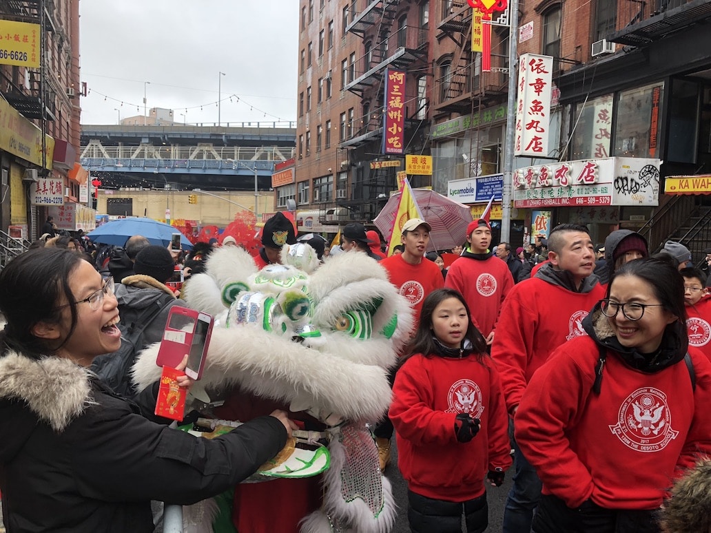 Афиша: В Нью-Йорке прошел парад в честь Китайского Нового года (фото) рис 17