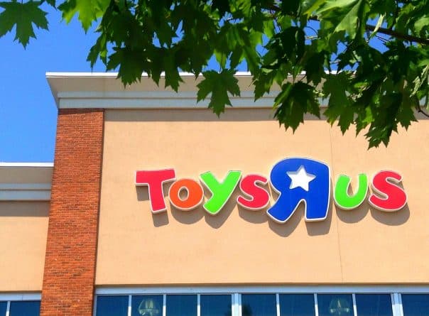 Бизнес: Сеть Toys "R" Us может закрыть все магазины на следующей неделе