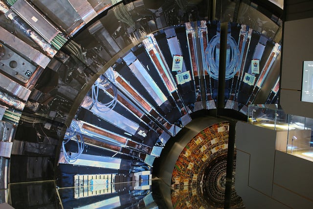 Наука: Россия решила отказаться от членства в CERN