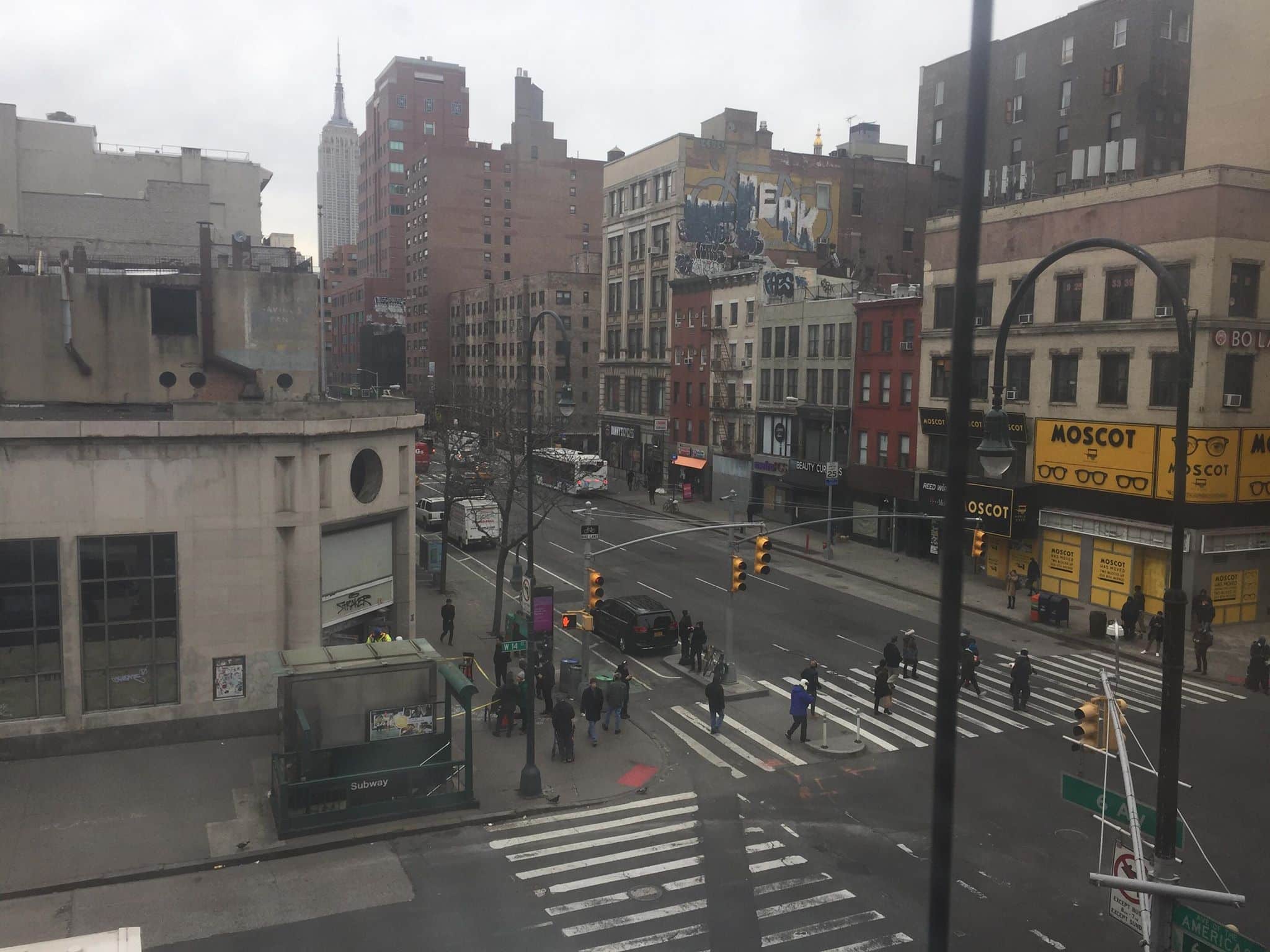 Локальные новости: Как Нью-Йорк то ли воюет с Бэнкси, то ли обожает его.  Или удивительная история одного граффити рис 5