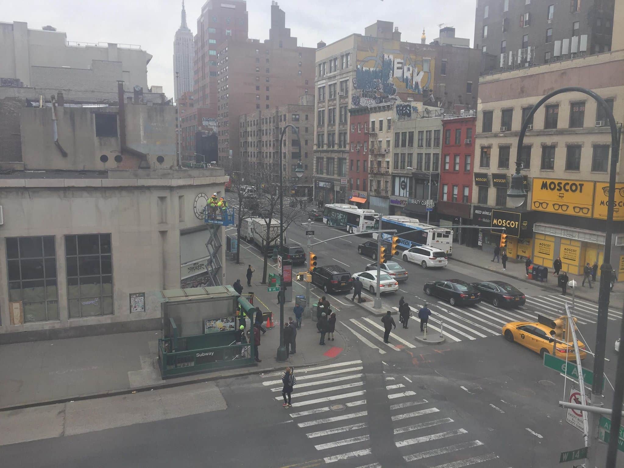Локальные новости: Как Нью-Йорк то ли воюет с Бэнкси, то ли обожает его.  Или удивительная история одного граффити рис 4