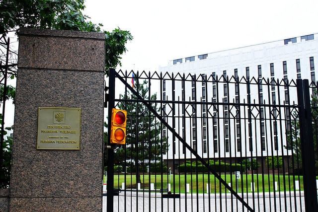 Политика: Посольство РФ в Америке предлагает выбрать город в России, где стоит закрыть консульство США
